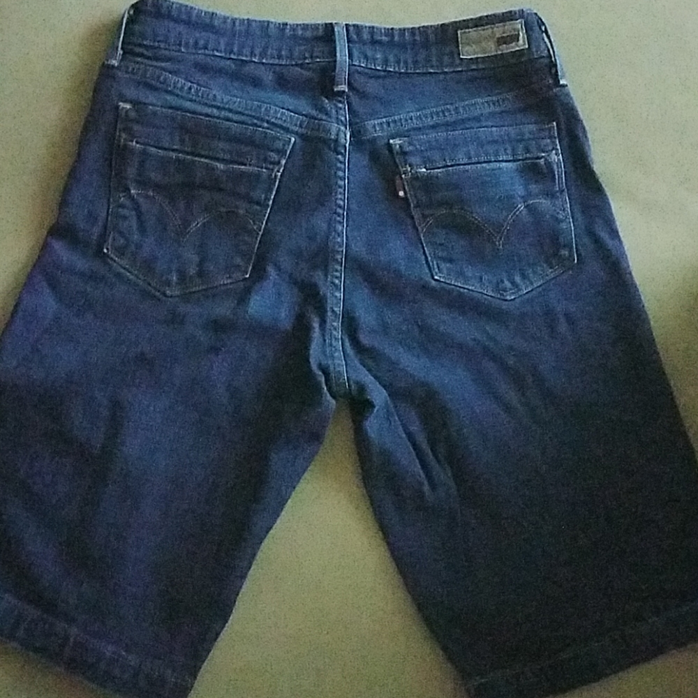 Bermuda shorts - Picture 2 of 3